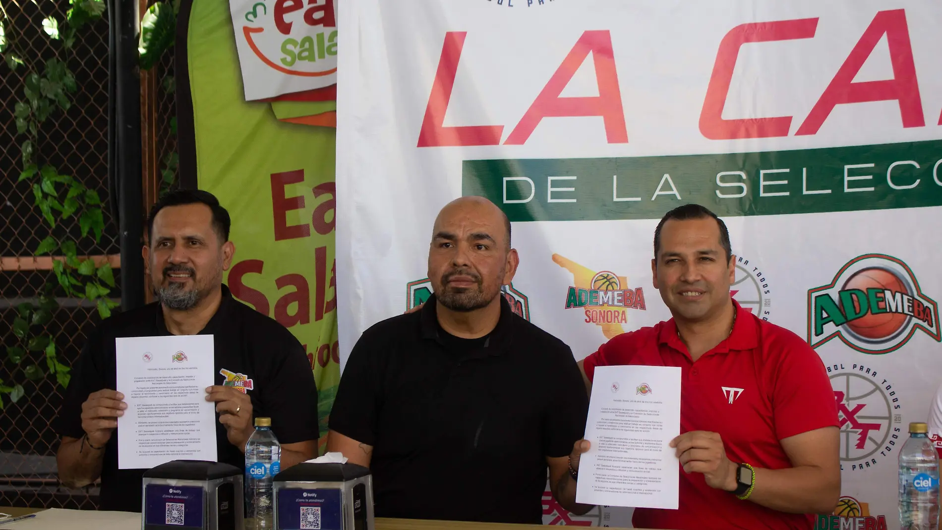 Firma convenio bxt selecciones nacionales - Mike Acosta (1)